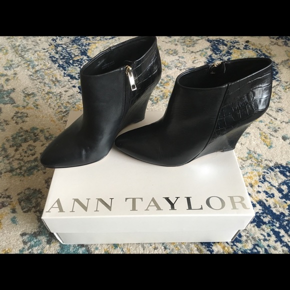 Ann Taylor Shoes - Ann Taylor GORGEOUS leather booties